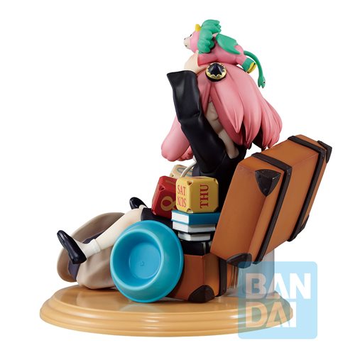 Spy x Family Anya Forger with Block Calendar Mission Statue